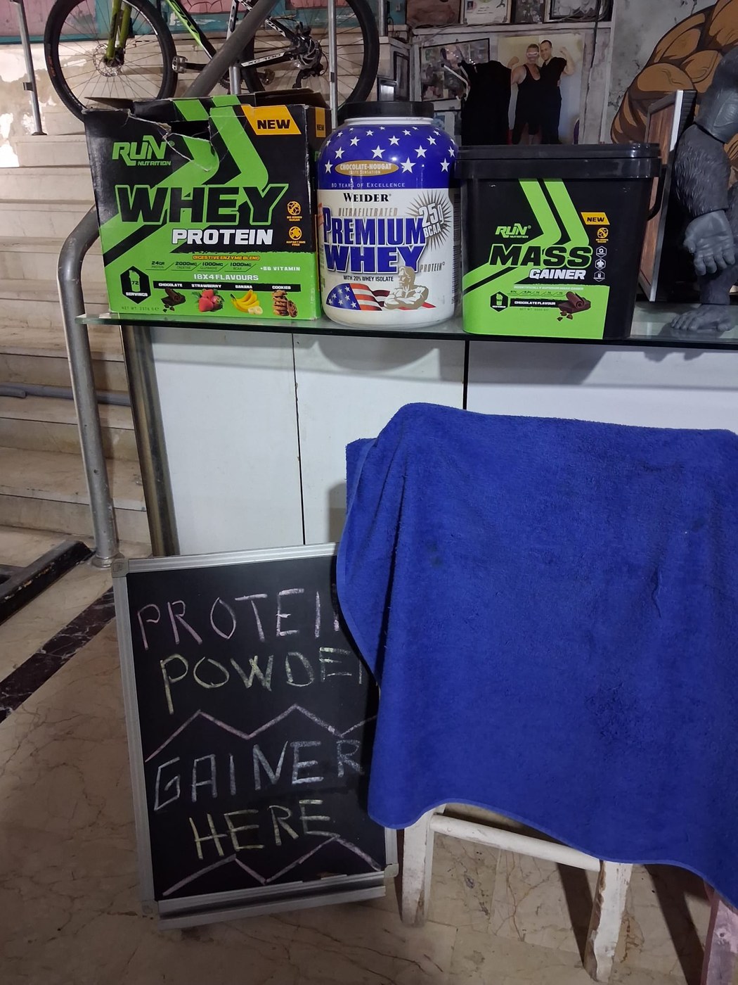 Protein ve sporcu destek ürünleri alanı